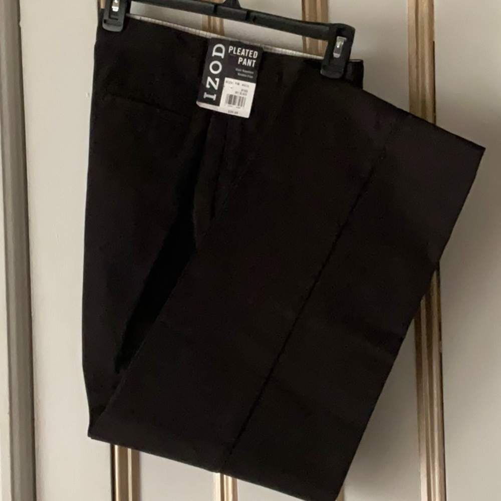IZOD Pleated Pant - Stain Repellent, Wrinkle Free - Size 18 Medium - Black - NWT